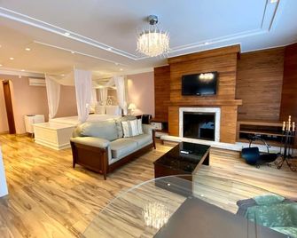 Pousada Ares Da Serra - גרמאדו - סלון