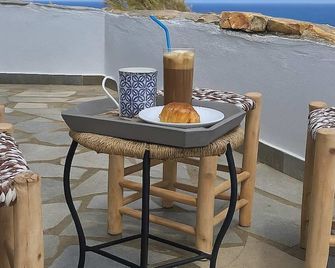 Folegandros Enchanting Moniasma Home, Sunset Views - Ano Meria - Balcón