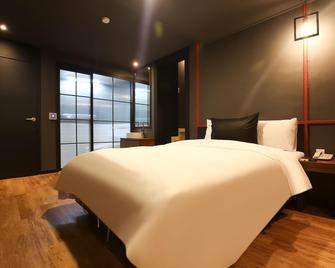 Daejeon Sintanjin Page - Daejeon - Habitación