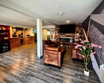 Days Inn by Wyndham Waukegan - Waukegan - Lobby