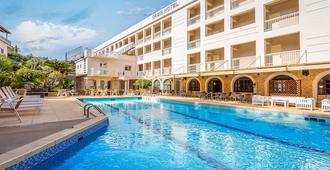 Oasis Hotel - Perama - Pool
