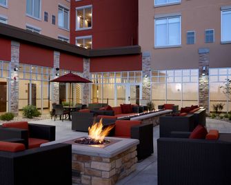 Hyatt Place Madison/Verona - Verona - Bar