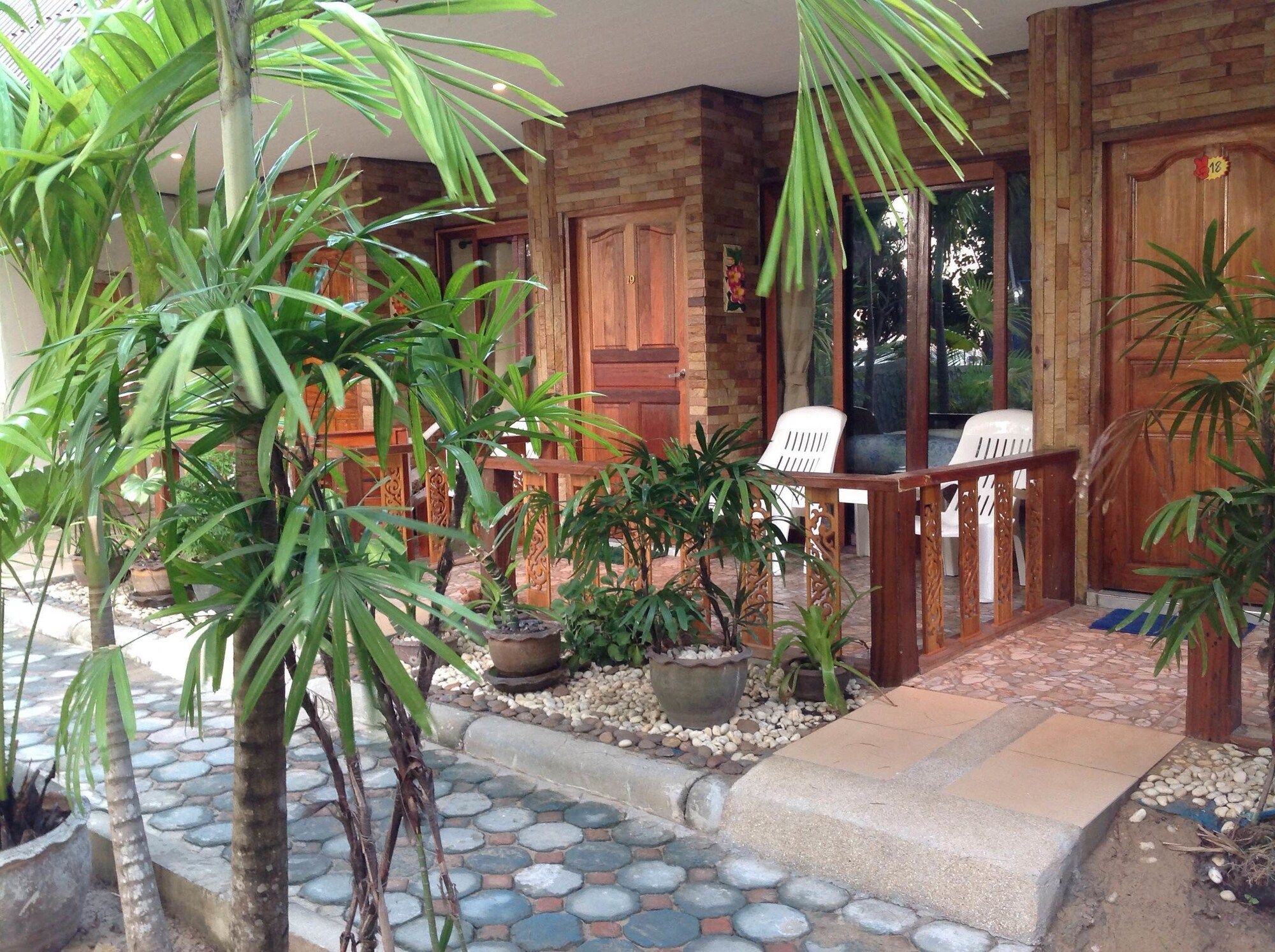 Ruan Mai Naiyang Beach Resort - Sakhu