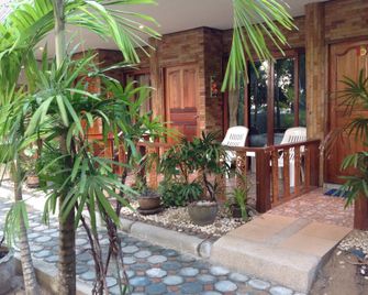 Ruan Mai Naiyang Beach Resort - Sakhu