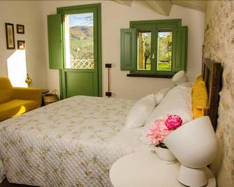 Le Voltarelle Bed & Breakfast - Serra San Quirico - Habitación