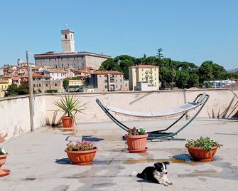the panoramic terrace of Fiore Pelli - Monterotondo - Балкон