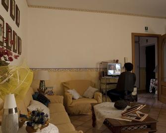B&B Giuseppe Verdi - Catania - Living room