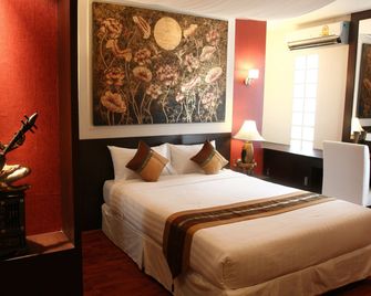 Mirth Sathorn Hotel - Bangkok - Habitación