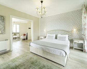 Locanda Borgo Vecchio - Neive - Bedroom