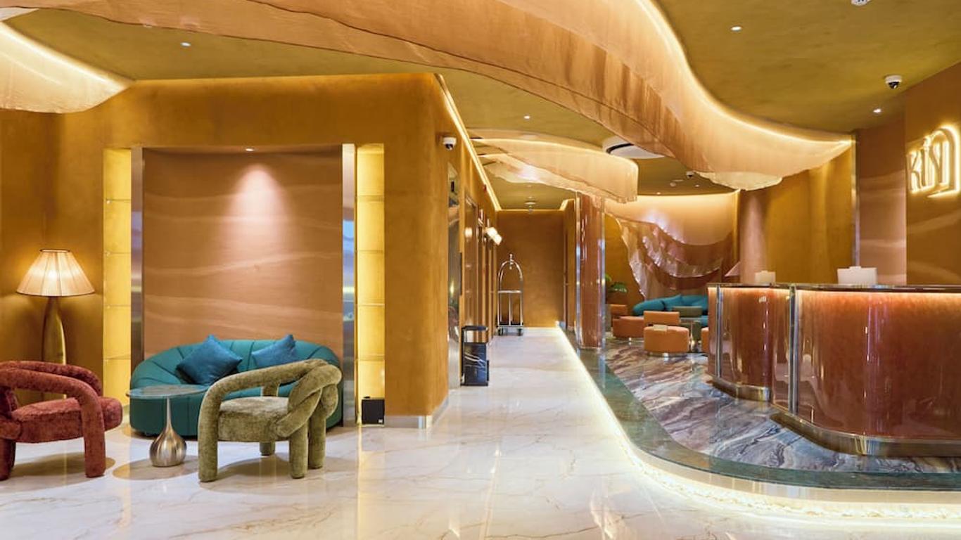 Kin Hotel Ly Tu Trong