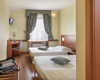 Hotel Postumia - Dossobuono - Schlafzimmer