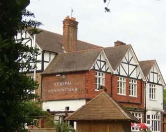 The Admiral Cunningham Hotel - Bracknell - Gebouw