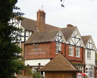 The Admiral Cunningham Hotel - Bracknell - Budynek