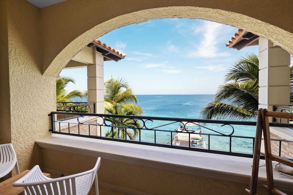 The Bellafonte - Luxury Oceanfront Hotel - קרלנדיק - מרפסת