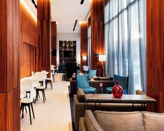 Fiesta Inn Express Cancún Cumbres - Cancún - Lounge