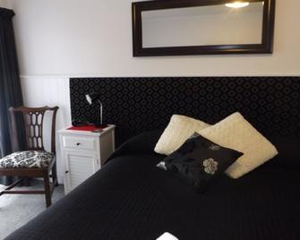 High Street Living Motel - Picton - Bedroom