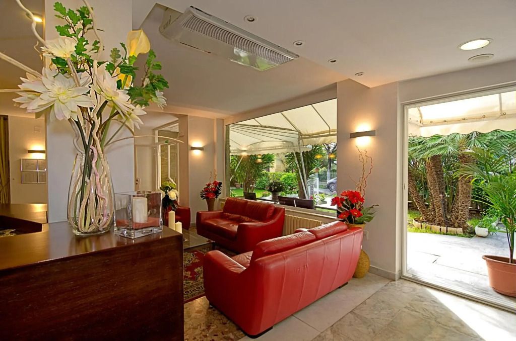 Hotel Scandinavia thumbnail 2
