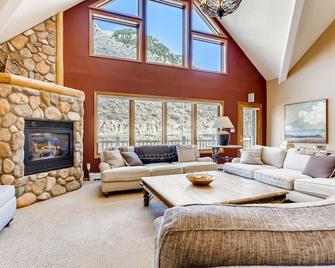 Vail Ski and Trout Haven, Riverfront, Hot Tub, Mountain Views. Minturn living. - Minturn - Living room