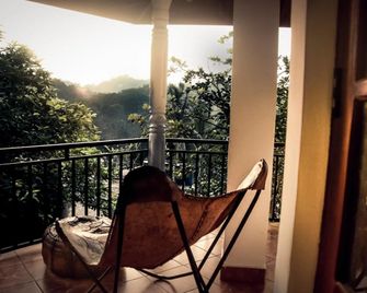 天堂之門賓館 - 康提 - 陽台