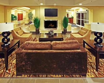 Holiday Inn Express & Suites Carthage - Carthage - Obývací pokoj