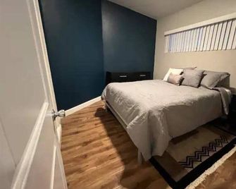 Modern, Comfortable 3bd w/ Backyard Space & Grill - Torrance - Bedroom