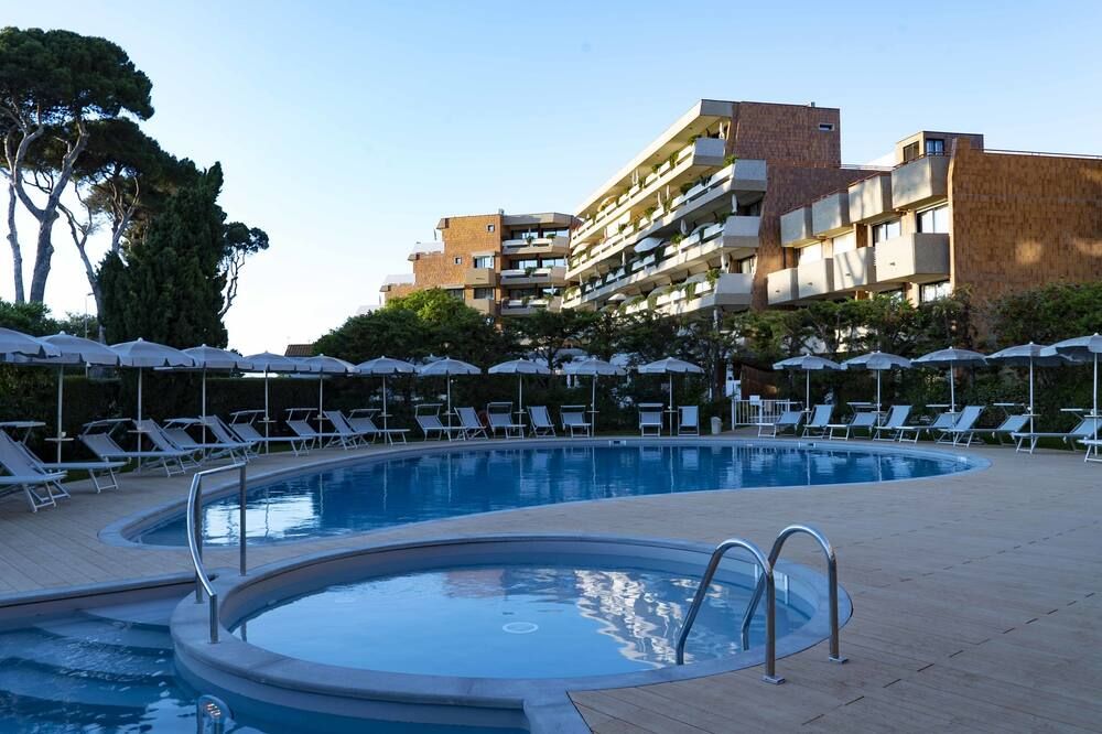 Suites Marilia Apartments - Suite Livorno Holiday Home Group - Livorno - Pool