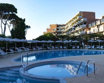 Suites Marilia Apartments - Suite Livorno Holiday Home Group - Livorno - Pool