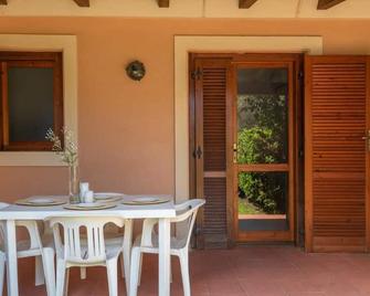 Outstanding Residenze Gallura 2 Bedroom sleeps plus Child - San Teodoro - Innenhof