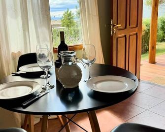 Cabañas y Hostel I Keu Ken - אל קאלאפטה - חדר אוכל