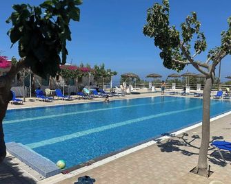 Lovely Hot-L - Fira - Piscina