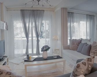 Luxury City Center Apartment - Kalabaka - Living room