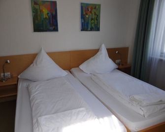 Hotel-Restaurant Zum Goldenen Hahnen - Markgröningen - Habitación