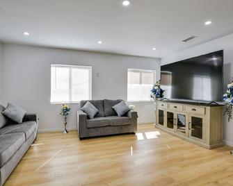 Pico Rivera Home with Patio about 20 Mi to Disney! - Pico Rivera - Living room