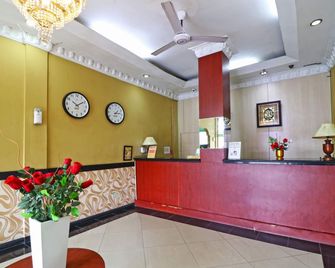 梅丹住宅飯店 - 棉蘭 - 櫃檯