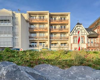 Ahrpart Hotel Central - באד נוינאהר-ארוויילר - בניין