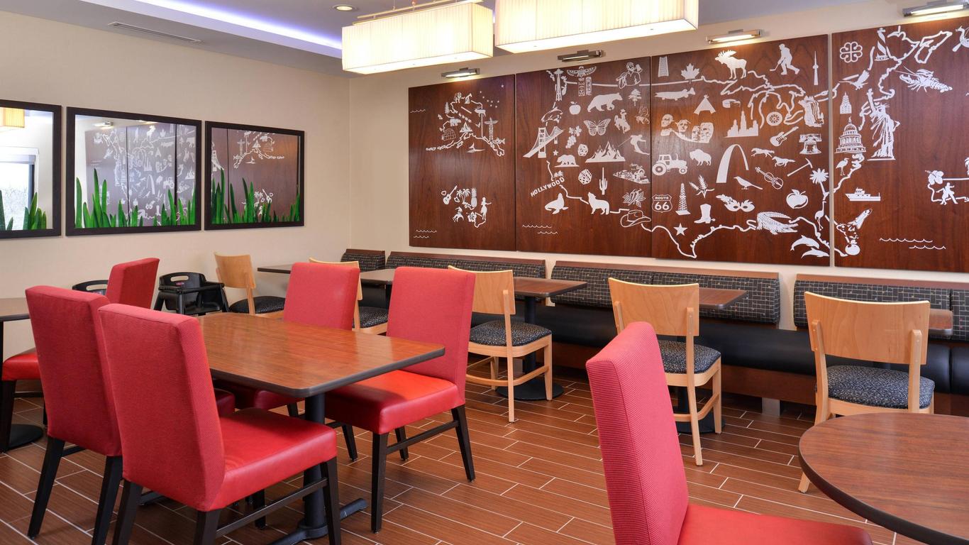TownePlace Suites by Marriott Detroit Commerce