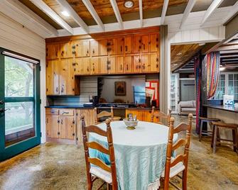 Little House Nashville - Guest House - נאשוויל - חדר אוכל