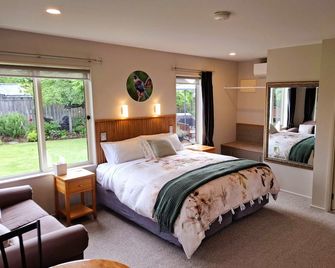 Blue Ridge Studios and Bed & Breakfast - טה אנאו