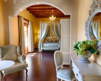 Hotel San Antón Abad - Villafranca Montes de Oca