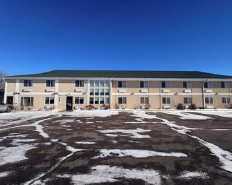 Bilmar Inn & Suites by Hotel O Hwy 77 - Dell Rapids - Edificio