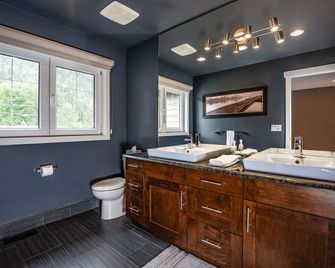 Aspen Lodge by Revelstoke Vacations - Revelstoke