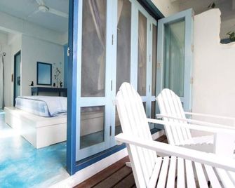 Chanchalay Hip Hostel Sha Extra Plus - Krabi - Patio