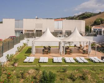 Hotel Jeni & Restaurant - Es Mercadal - Gebäude