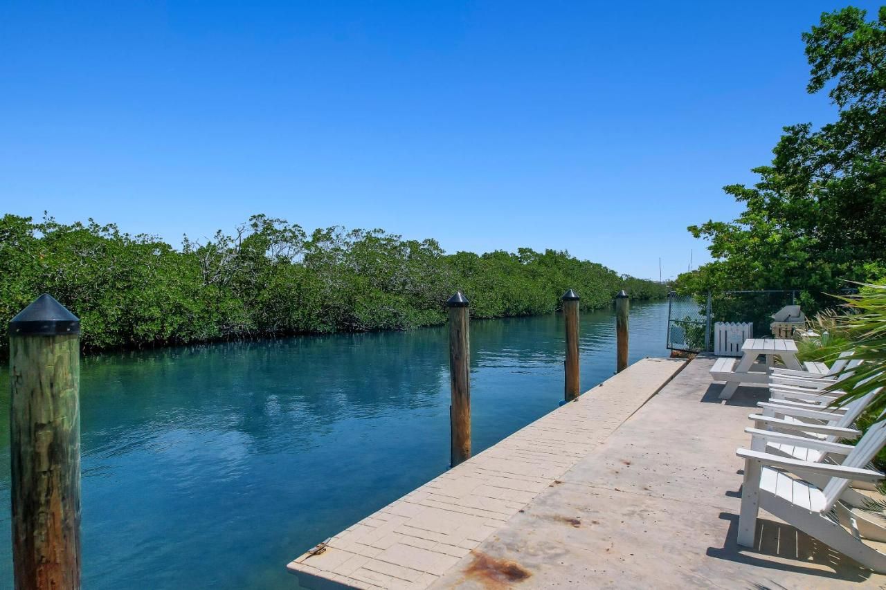 Outdoors view view of Isla Key Kiwi - Waterfront Boutique Resort, Island Paradise, Prime Location