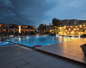 The creek boutique resort & spa - Bolpur - Pool