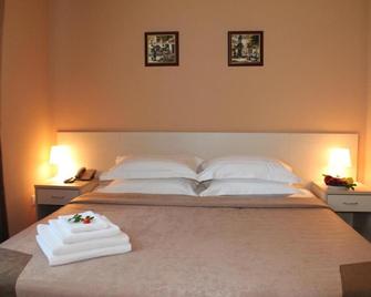 Topaz Hotel - Martyush - Habitación