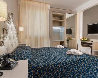 Hotel Mediterraneo - פזארו - חדר שינה