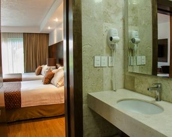Hotel Estancia Business Class - Guadalajara - Bedroom