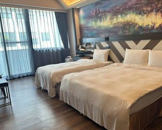 Weifeng Boutique Business Hotel - Pingtung City