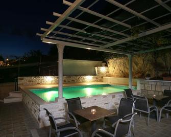 Kusalo Guesthouse - Dubrovnik - Bể bơi